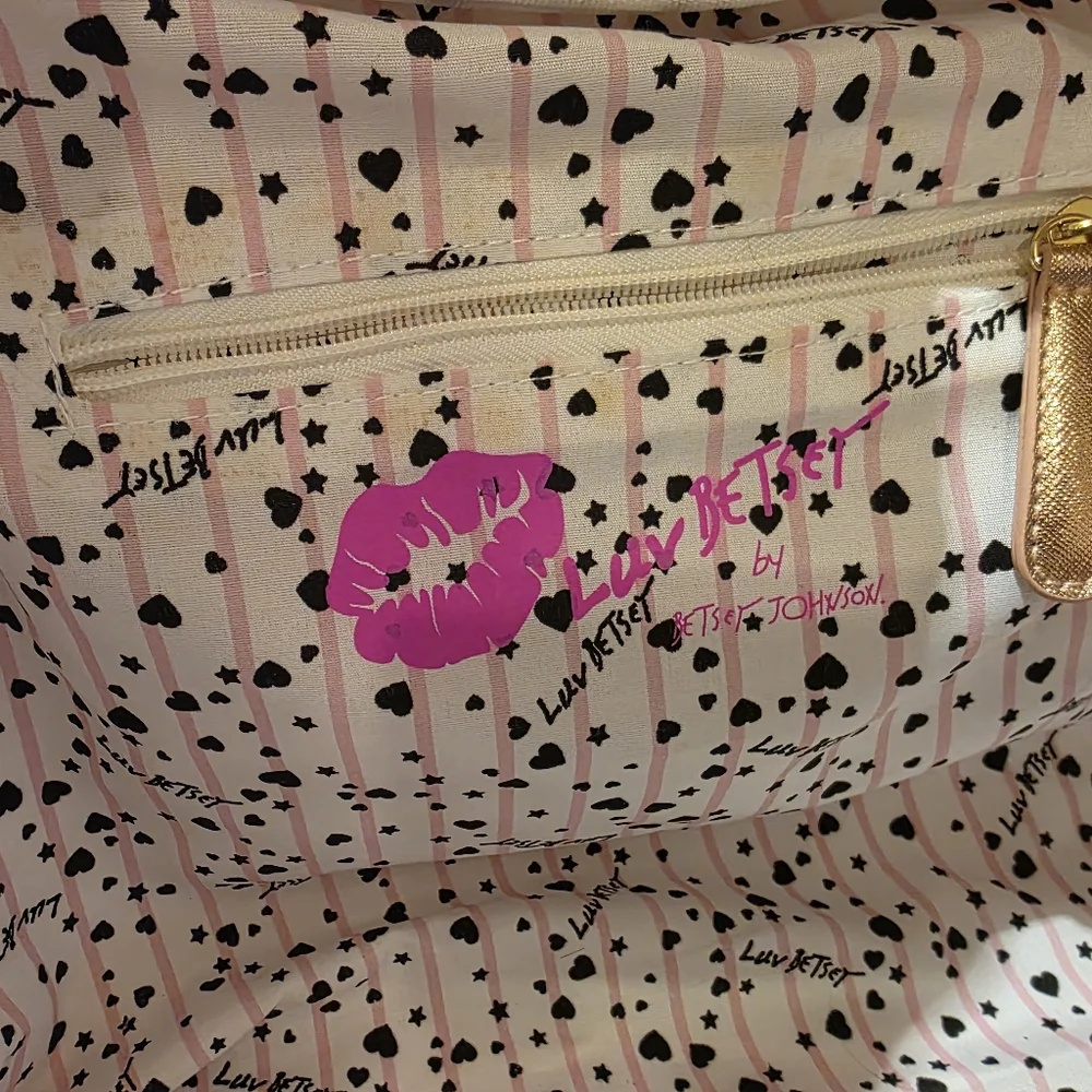Luv Betsey By Betsey Johnson Weekender Travel Bag. - Picture 8 of 11